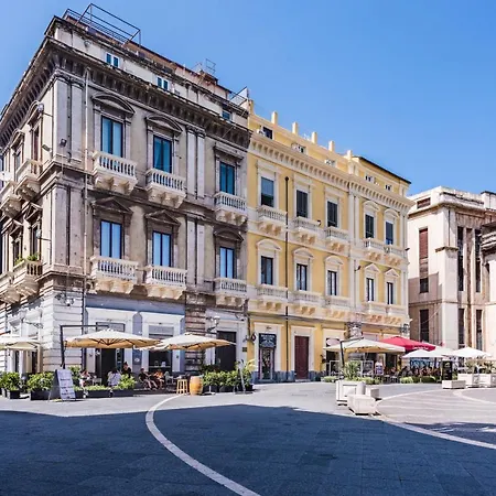 Апартаменти Bellini Plaza By Wonderful Italy *